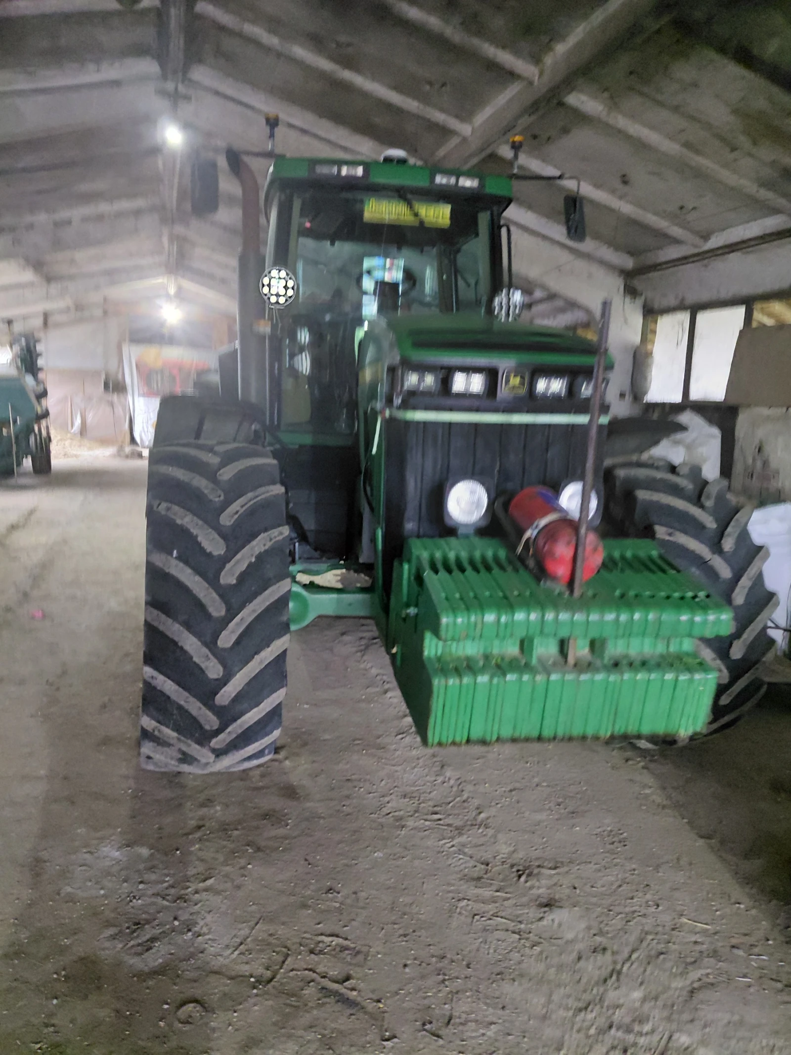 Трактор John Deere 8100, 8300