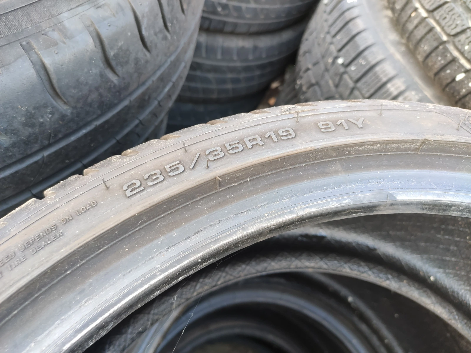 Гуми Всесезонни 235/35R19, снимка 6 - Гуми и джанти - 55492059