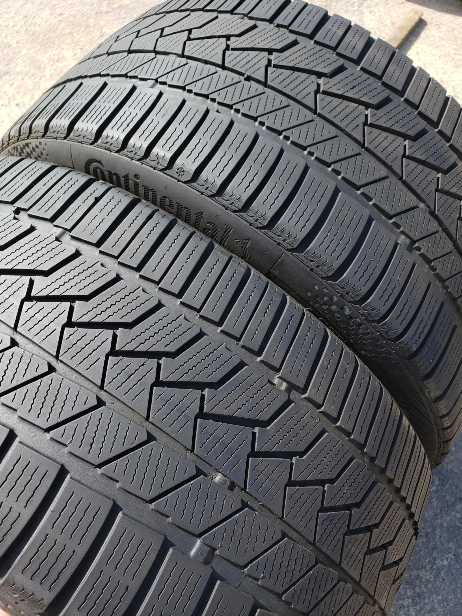 Гуми Зимни 245/35R19, снимка 4 - Гуми и джанти - 56255448