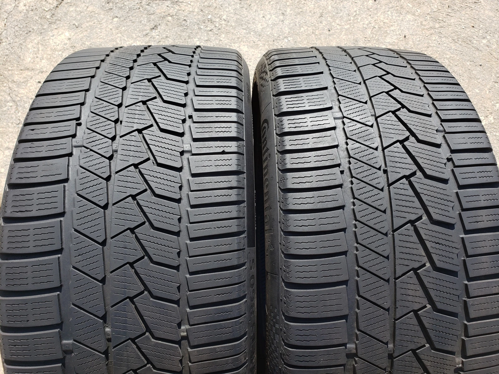Гуми Зимни 245/35R19, снимка 2 - Гуми и джанти - 56255448