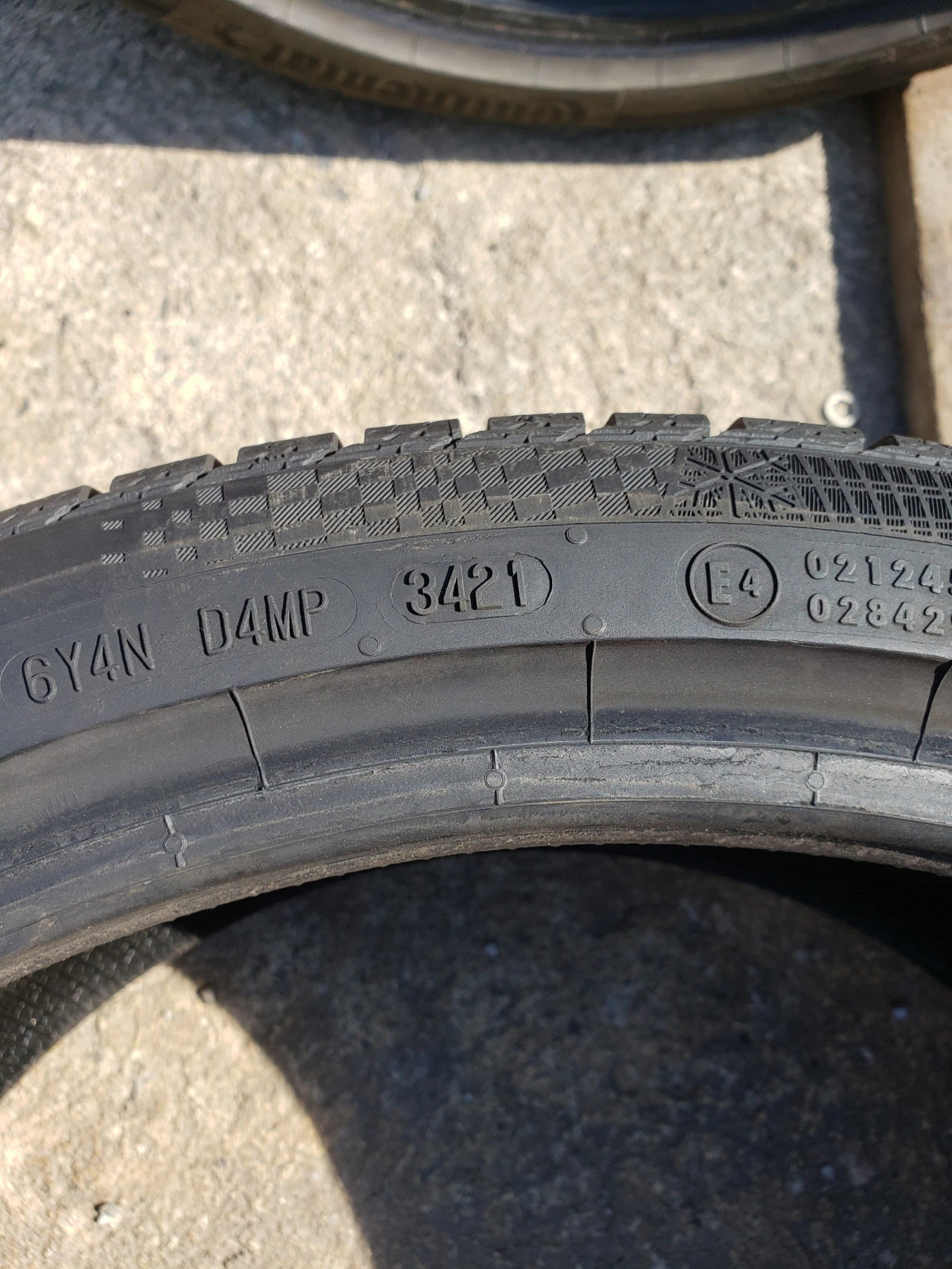 Гуми Зимни 245/35R19, снимка 6 - Гуми и джанти - 56255448
