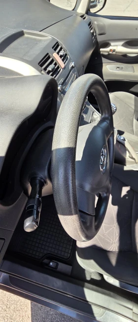 Toyota Auris 1.4I 16V TERRA, снимка 10