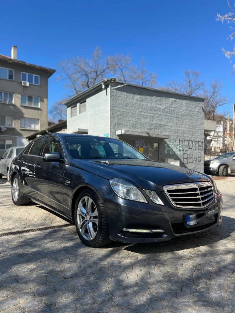 Mercedes-Benz E 220 CDI Avantgarde 2-ри собственик, снимка 1 - Автомобили и джипове - 49423224