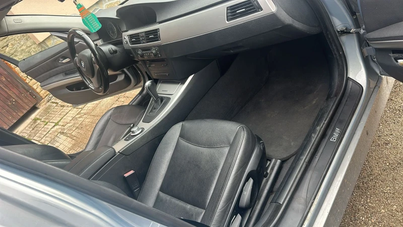 BMW 320 Нави автомат, снимка 11 - Автомобили и джипове - 52377063
