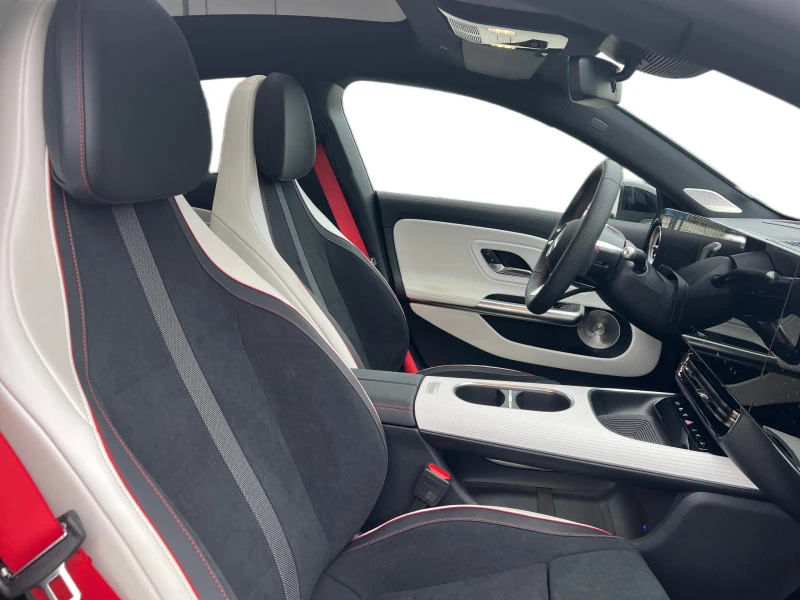 Mercedes-Benz CLA 350 4MATIC EQ, снимка 11 - Автомобили и джипове - 52647472