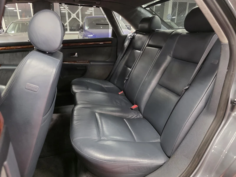 Audi S8 VOLL | Full service book | TOP, снимка 13 - Автомобили и джипове - 53488868