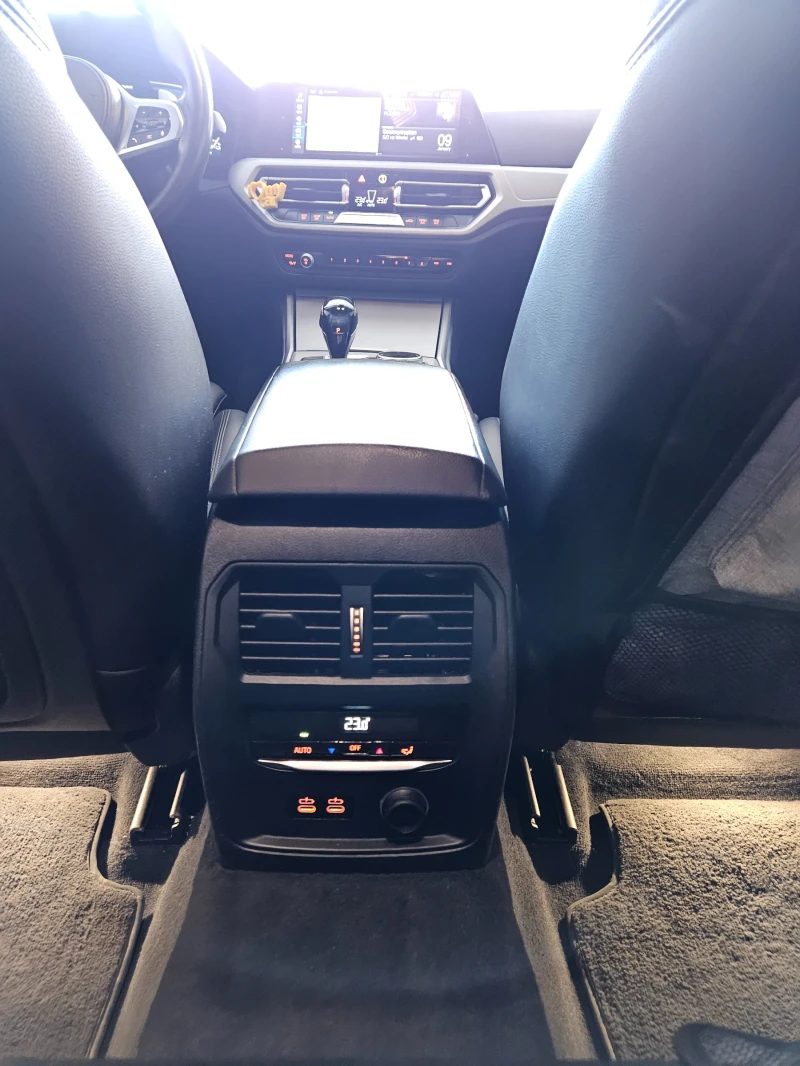 BMW 330 330e M Sport Plug In Hybrid, снимка 11 - Автомобили и джипове - 53594764