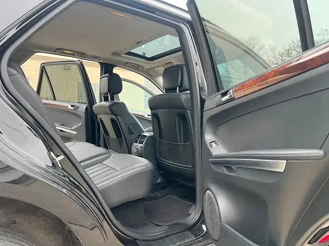 Mercedes-Benz ML 550 * * CARFAX * * АВТО КРЕДИТ * * , снимка 15 - Автомобили и джипове - 52916227