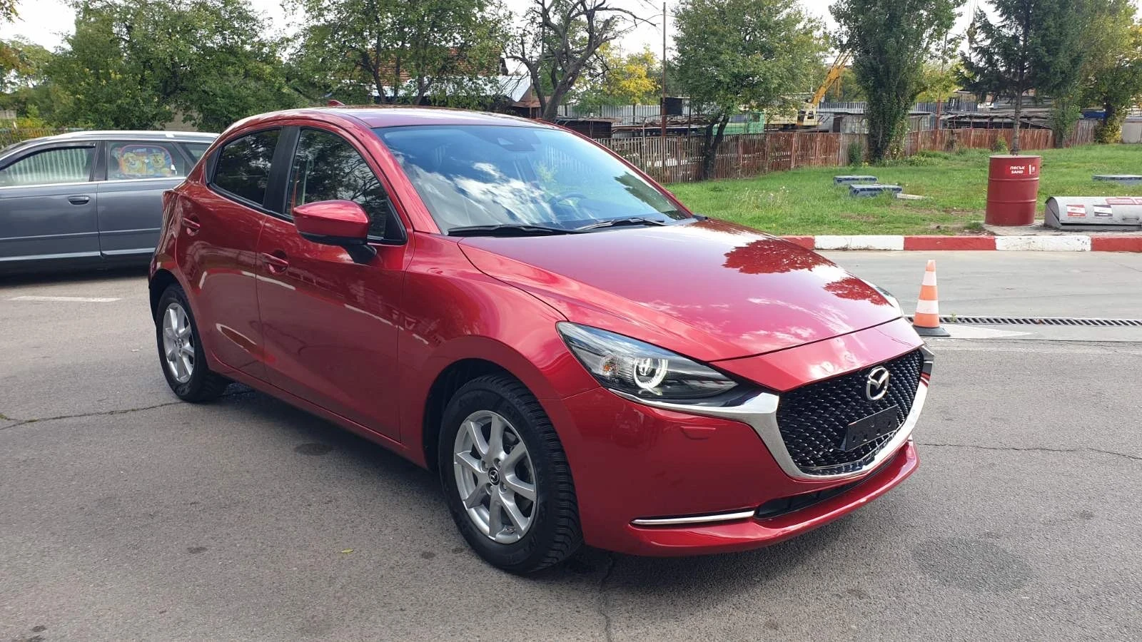 Mazda 2 ГАРАНЦИОННА-1.5i-32000 ХИЛ.КМ.АВТОМАТ-НОВА КОЛА - изображение 7