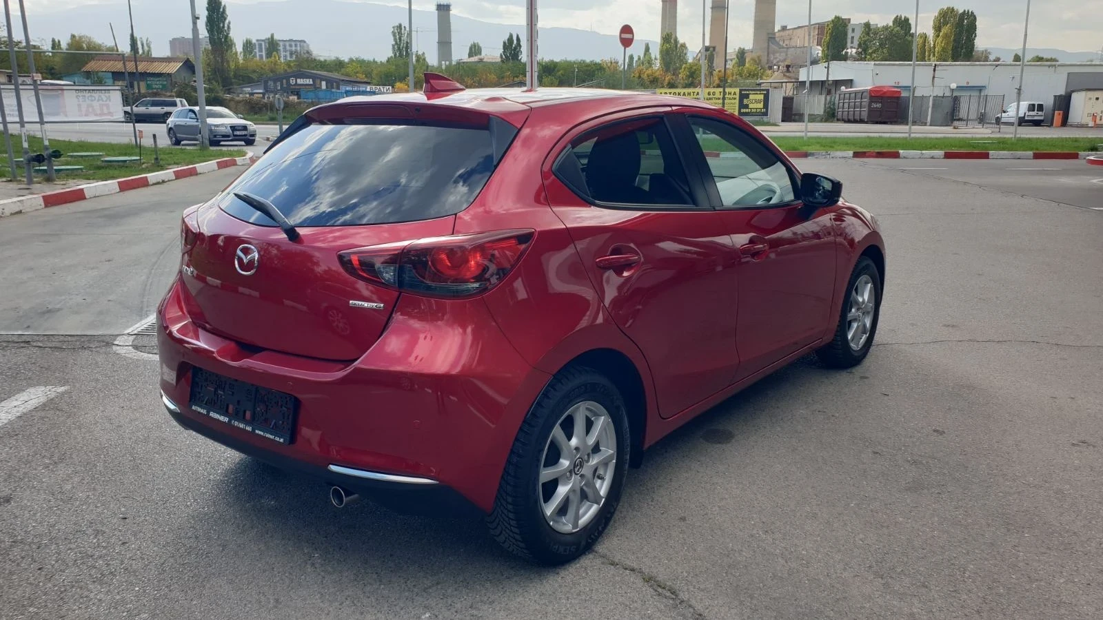 Mazda 2 ГАРАНЦИОННА-1.5i-32000 ХИЛ.КМ.АВТОМАТ-НОВА КОЛА - изображение 5