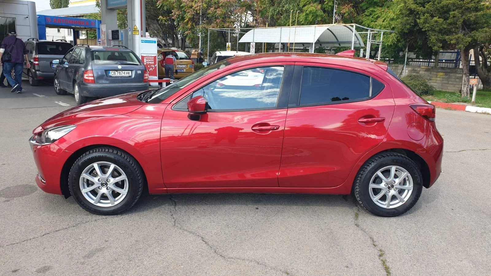 Mazda 2 ГАРАНЦИОННА-1.5i-32000 ХИЛ.КМ.АВТОМАТ-НОВА КОЛА - изображение 2