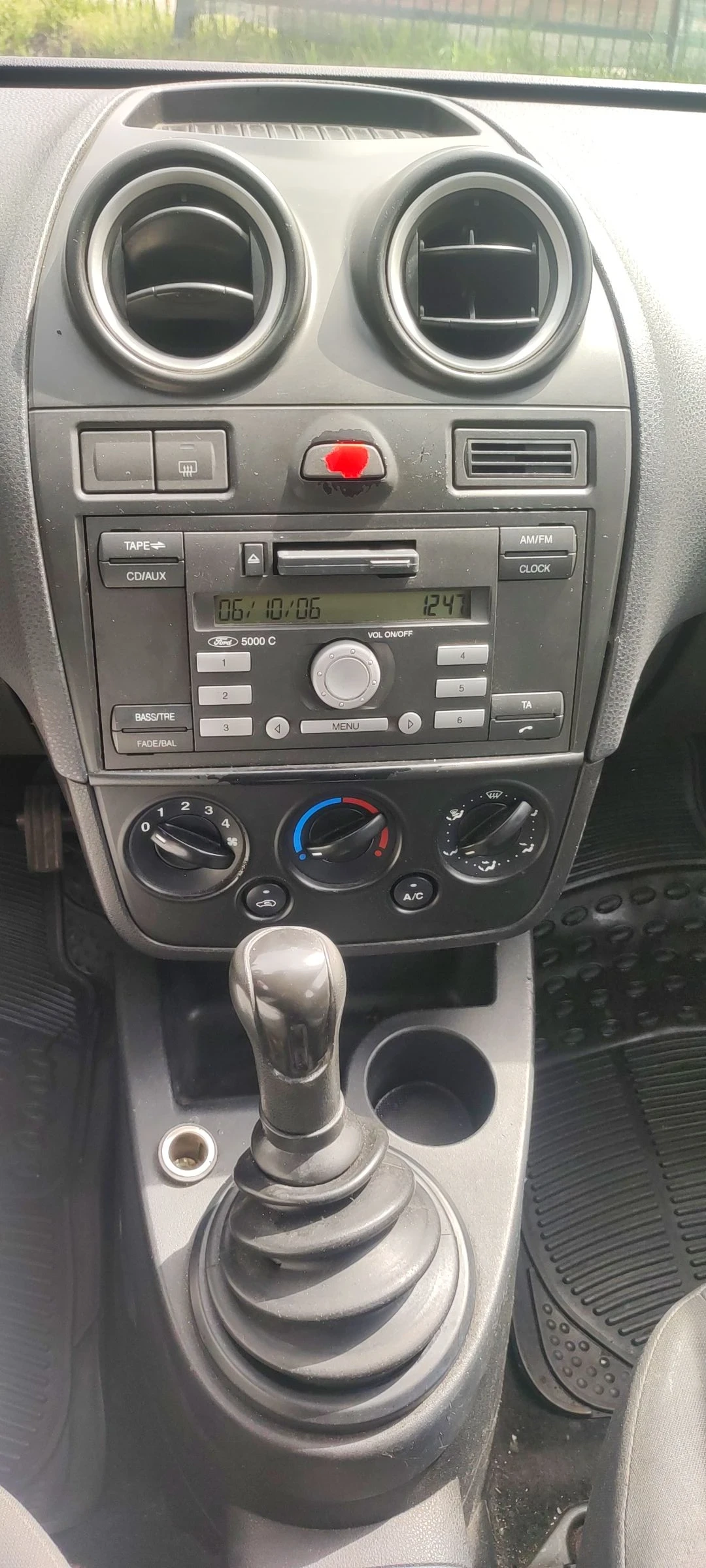 Ford Fiesta  - изображение 6