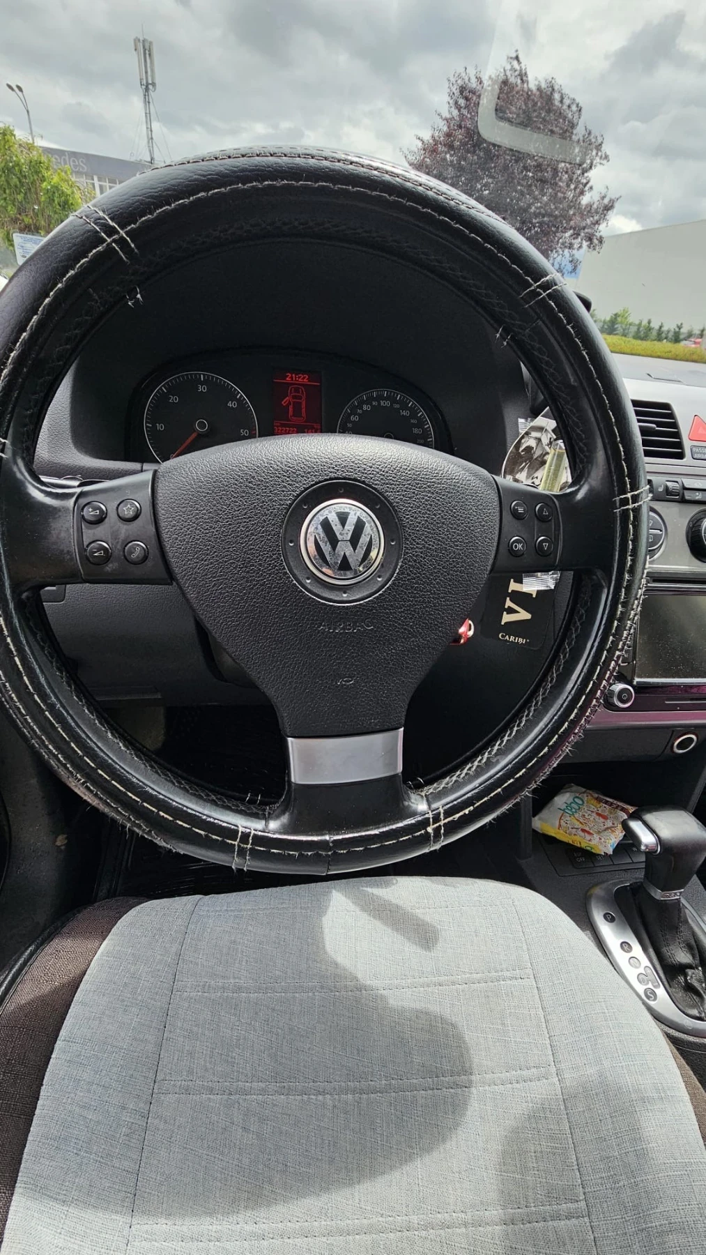 VW Touran 2.0TDI - изображение 8