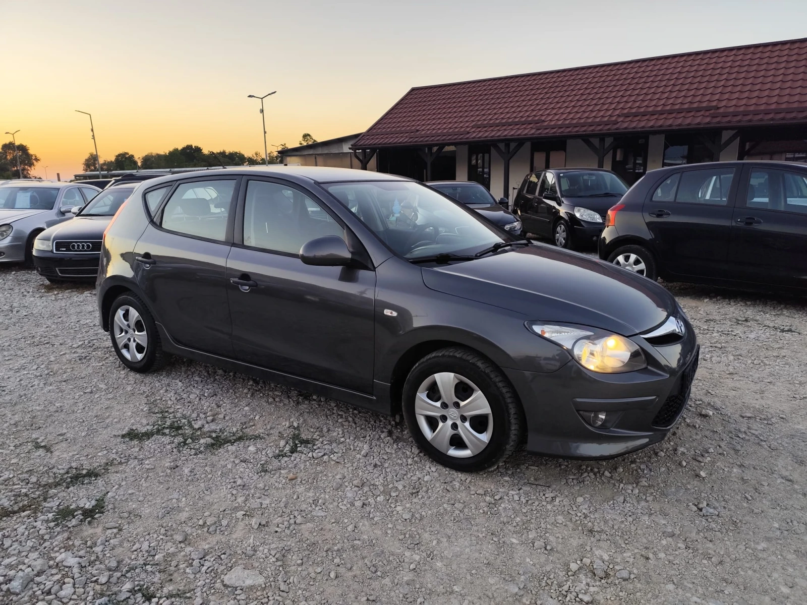 Hyundai I30 1.6 дизел Италия - изображение 3