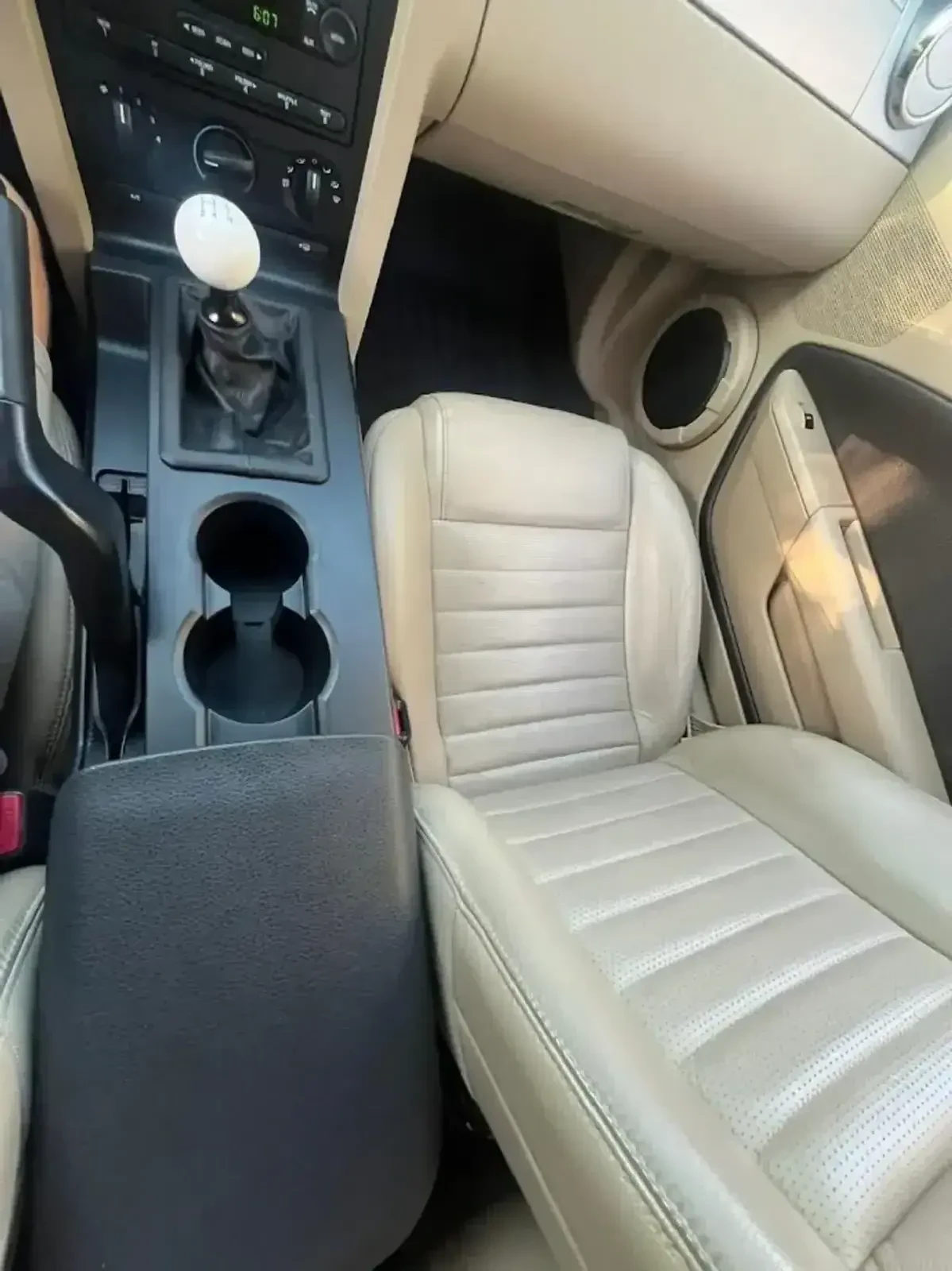 Ford Mustang GT Deluxe 2dr Cpe CARFAX    | Mobile.bg   8