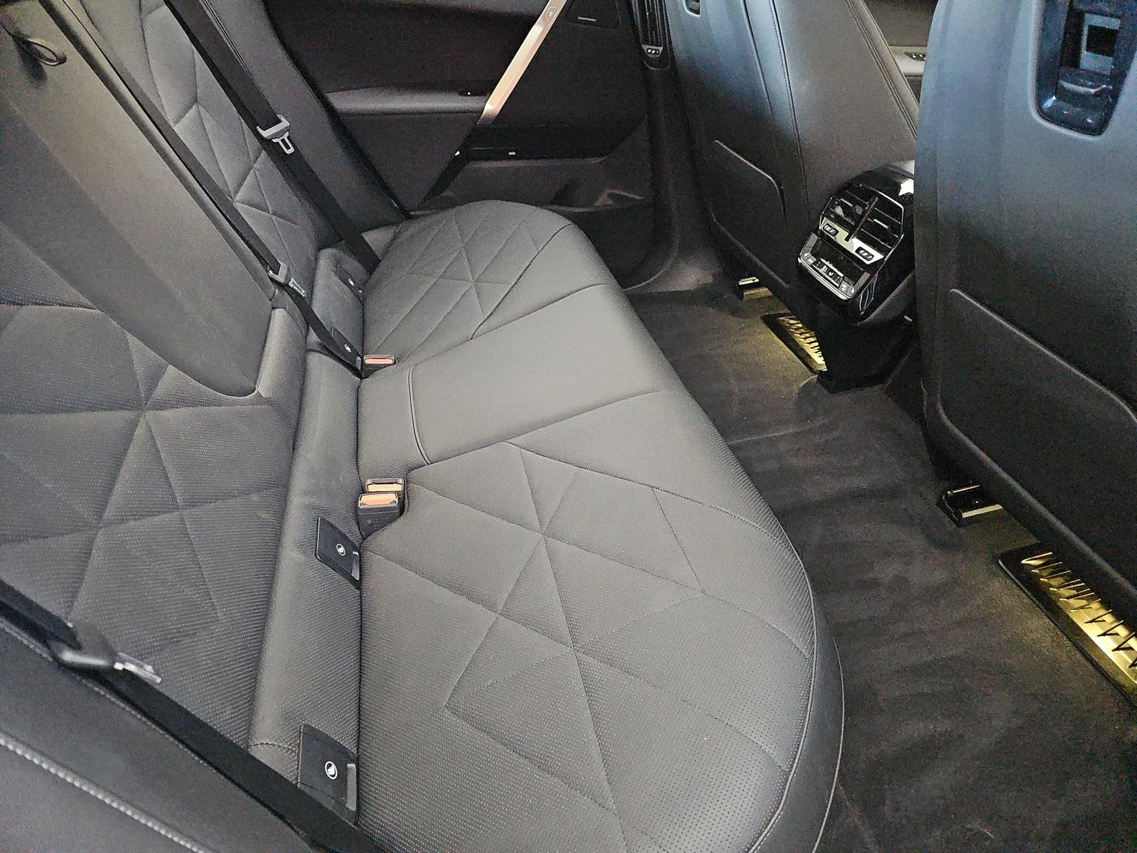 BMW iX xDrive50 | Mobile.bg � ����������� 13