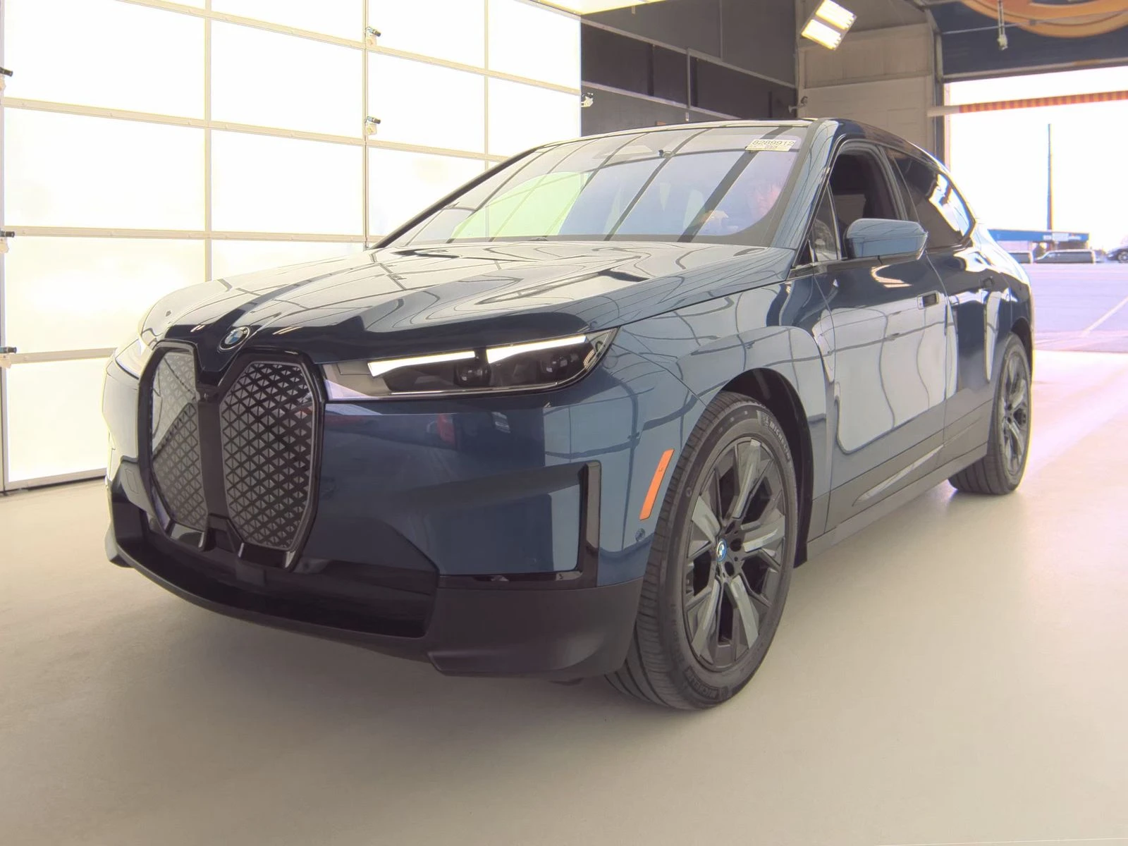 BMW iX xDrive50 | Auto.bg — изображение 1