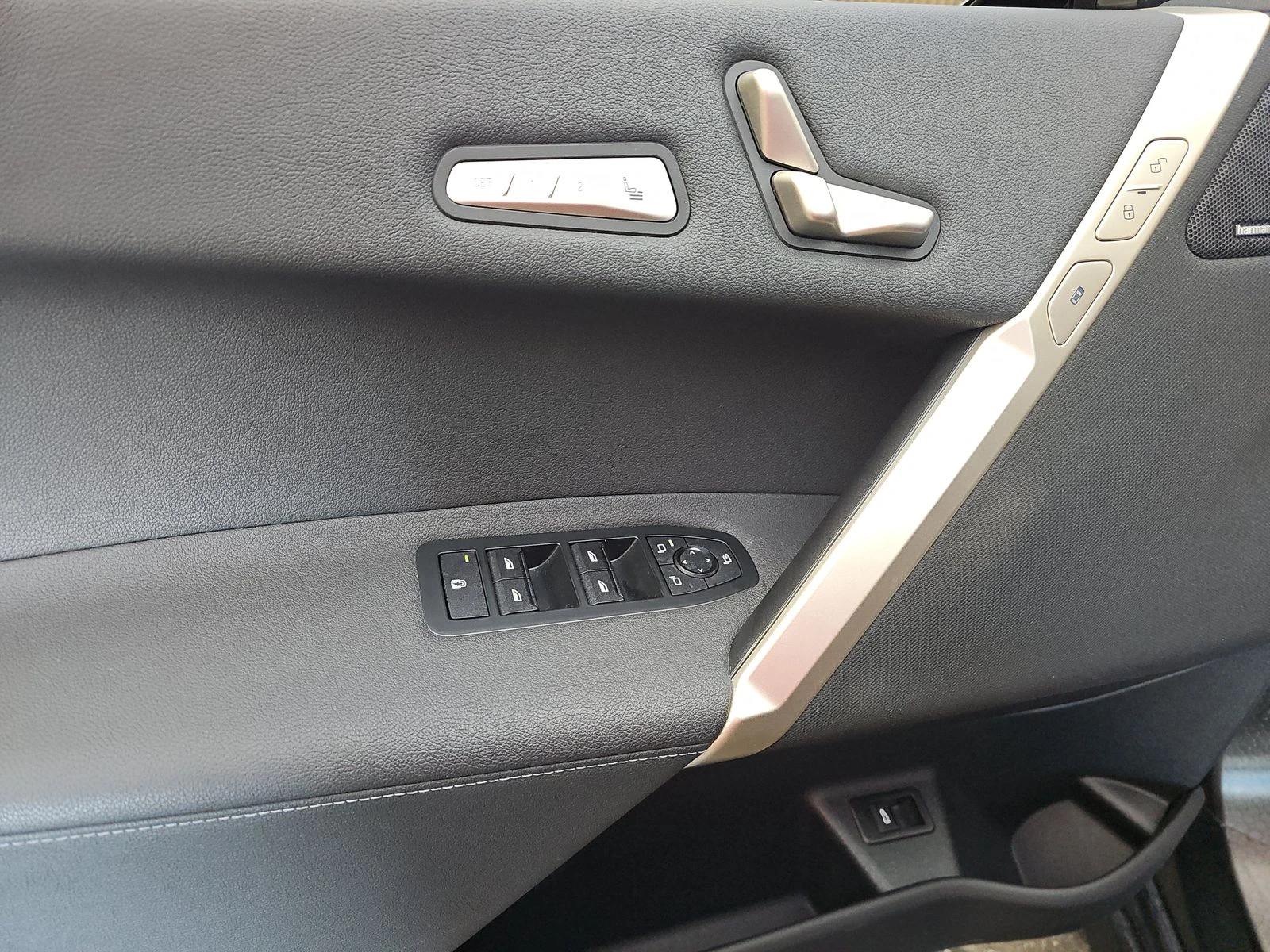 BMW iX xDrive50 | Mobile.bg � ����������� 12