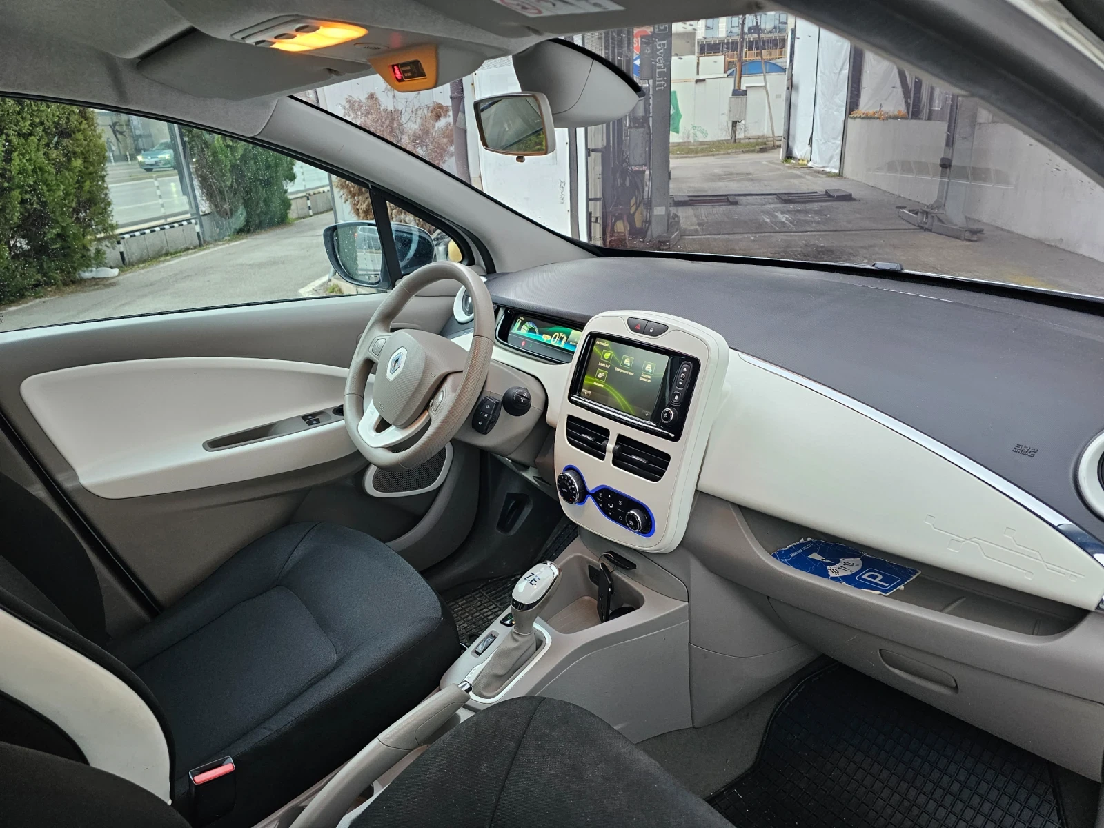 Renault Zoe Перфектна сладуро-икономична количка, снимка 5 - Автомобили и джипове - 53967110