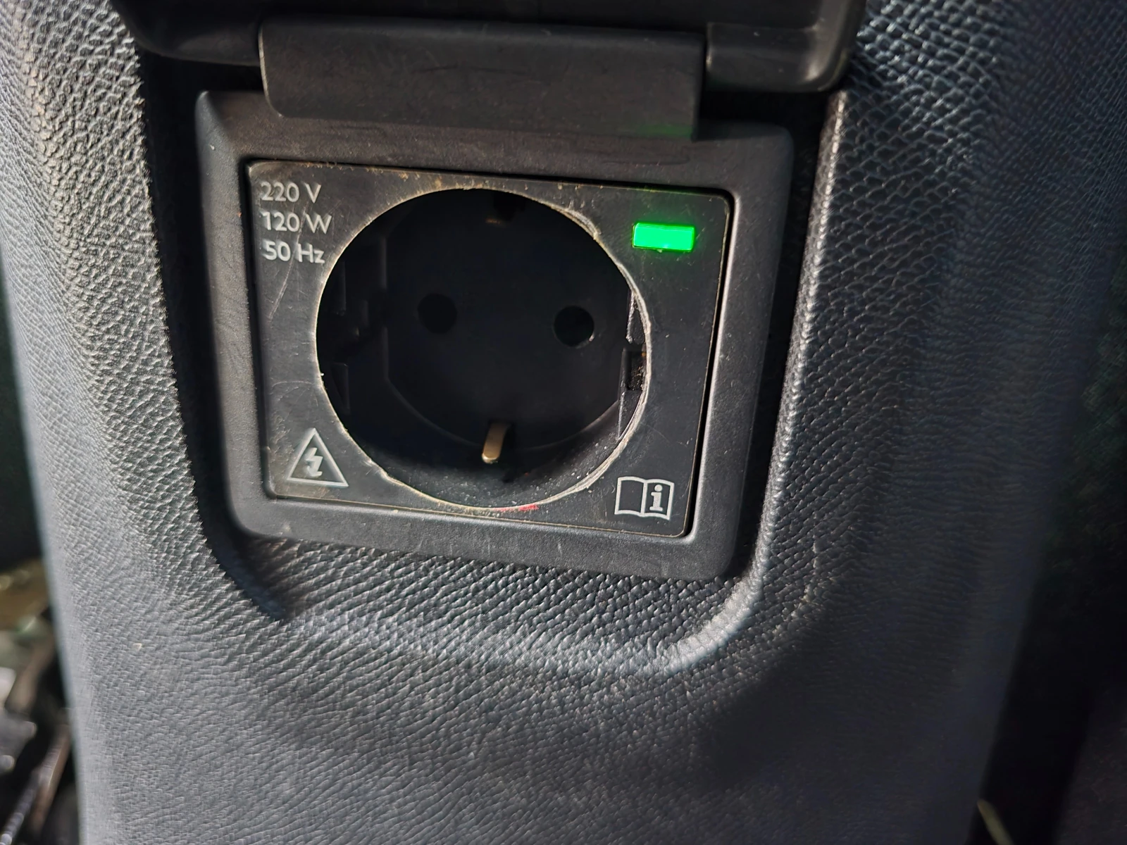 Peugeot 5008 2.0HDI* 150к.с.* 7 места * GT LINE , снимка 17 - Автомобили и джипове - 54987464