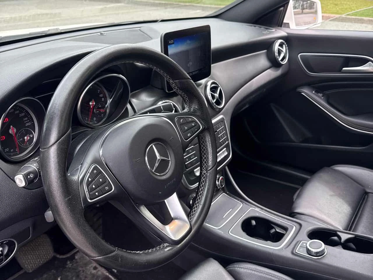Mercedes-Benz CLA 250 * NAVI* ПОДГРЕВ* ПАНОРАМА* , снимка 11 - Автомобили и джипове - 55056639