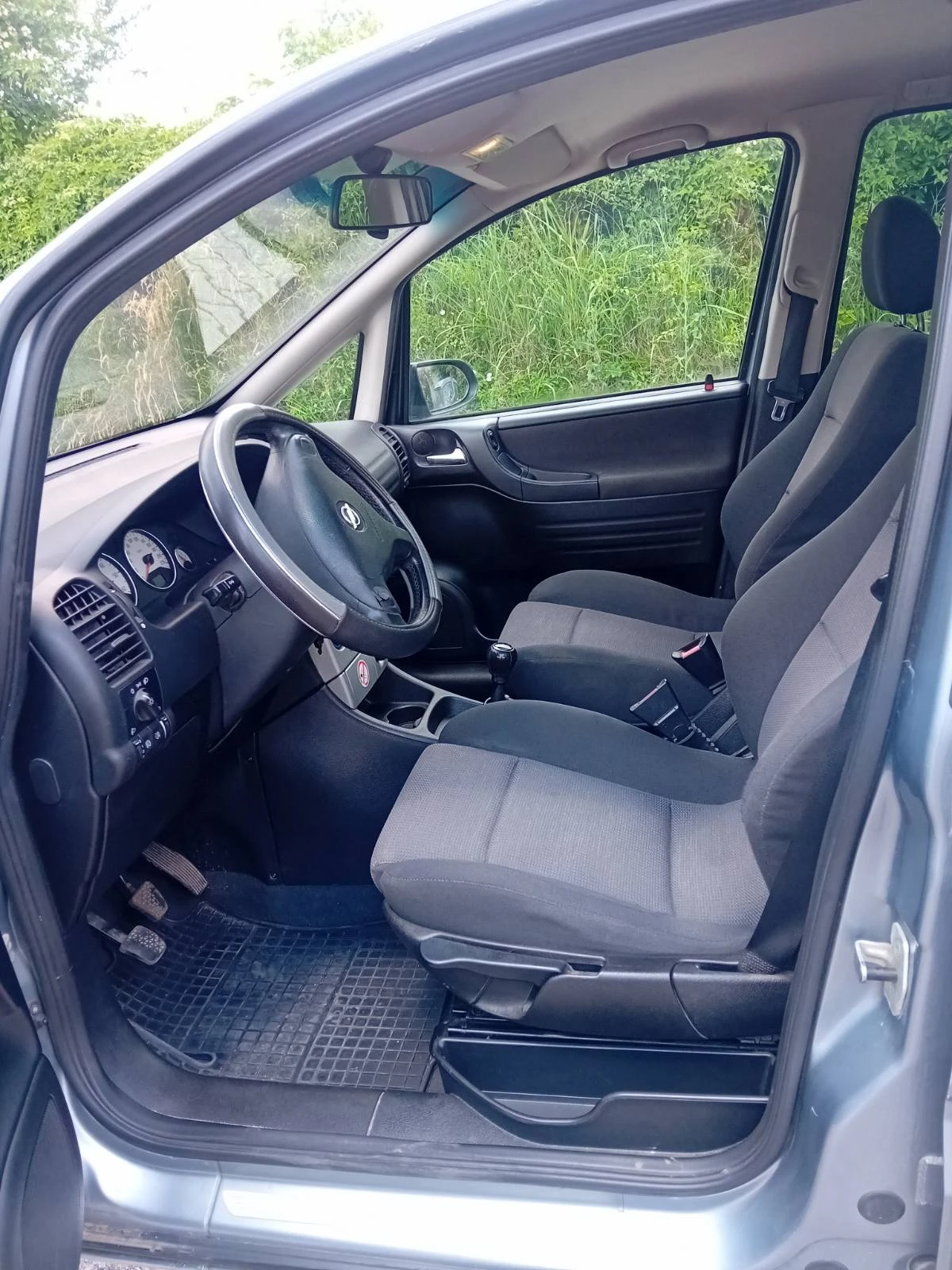 Opel Zafira, снимка 6 - Автомобили и джипове - 55059344