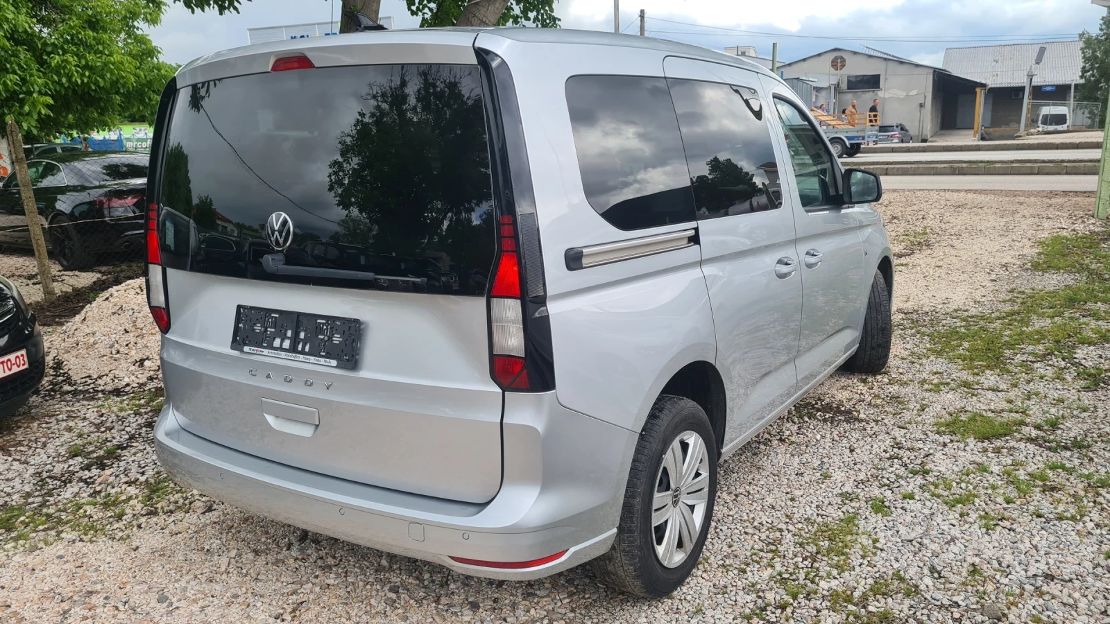 VW Caddy 2.0TDI 122kc Automat, снимка 2 - Автомобили и джипове - 55067375