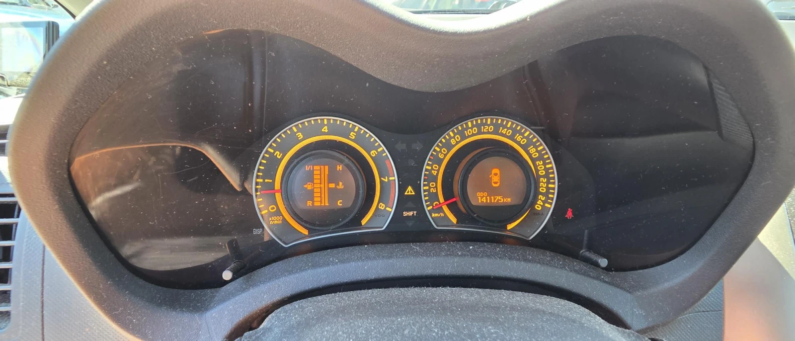 Toyota Auris 1.4I 16V TERRA, снимка 9 - Автомобили и джипове - 56067770