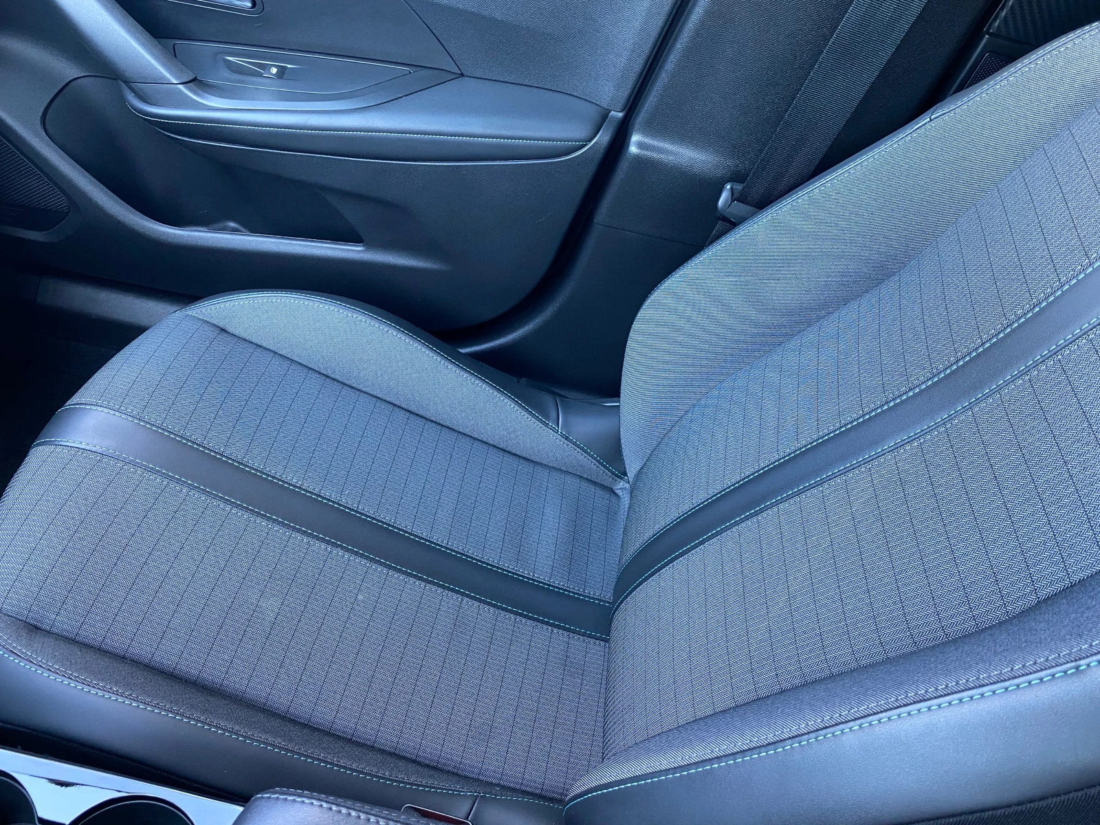 Peugeot 2008 1.2i AVTOMAT | Mobile.bg � ����������� 9