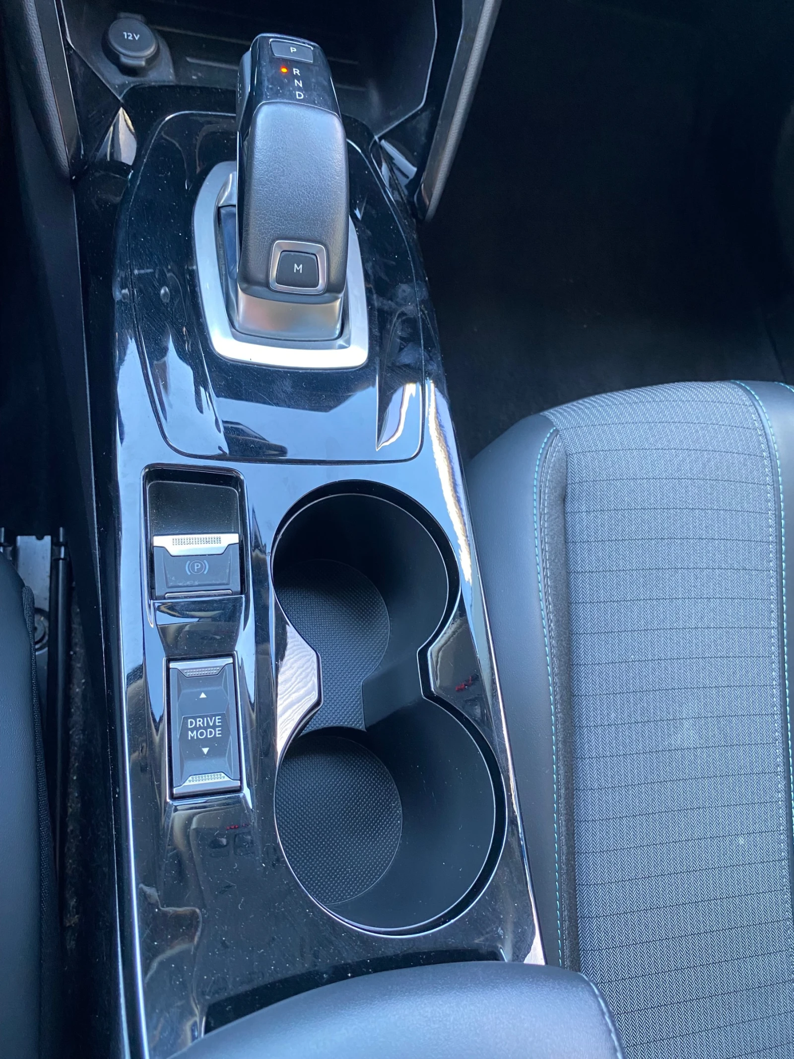 Peugeot 2008 1.2i AVTOMAT | Mobile.bg � ����������� 15