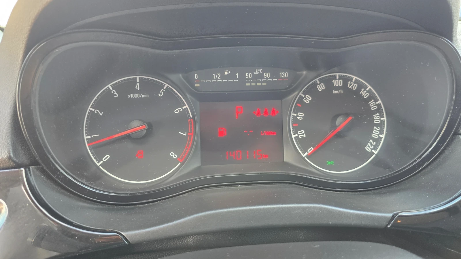 Opel Corsa 1.4 автоматик, снимка 13 - Автомобили и джипове - 56273990