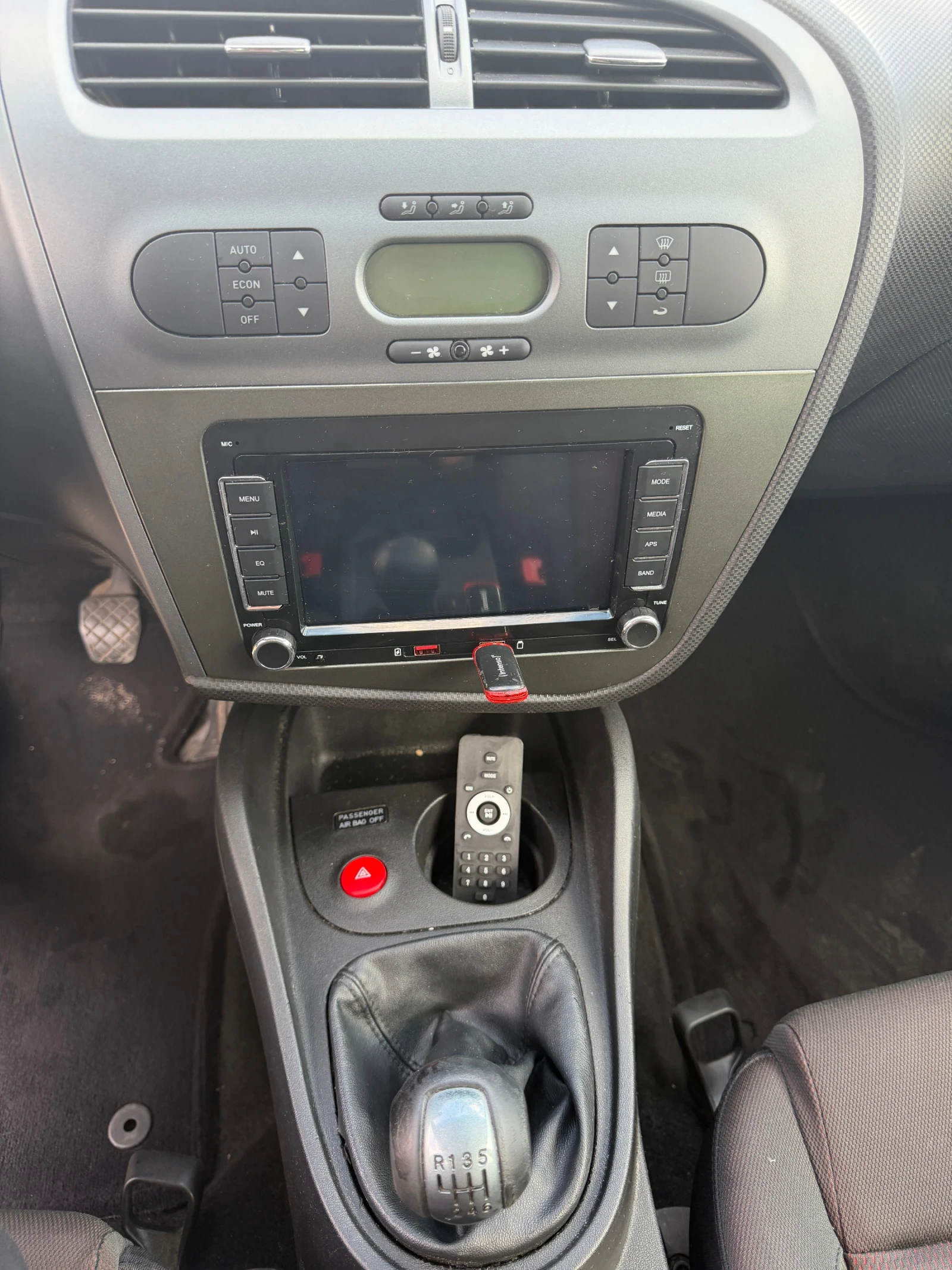 Seat Leon 2.0 fsi, снимка 11 - Автомобили и джипове - 56318037