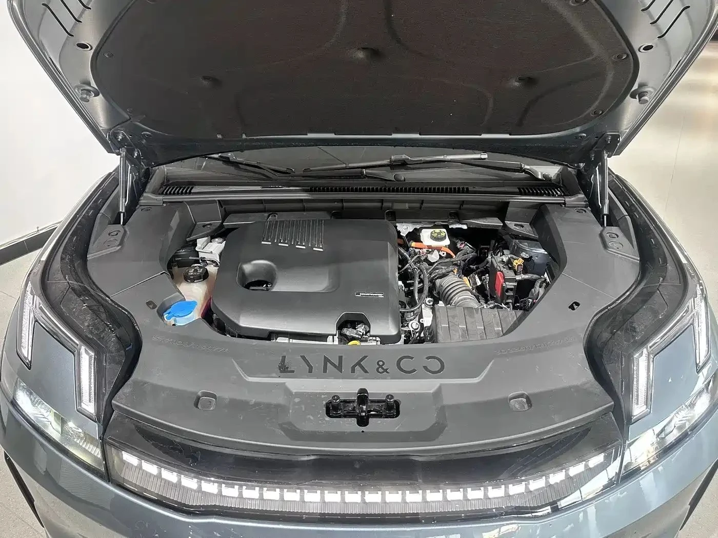 LynkCo 08, снимка 17 - Автомобили и джипове - 56689855
