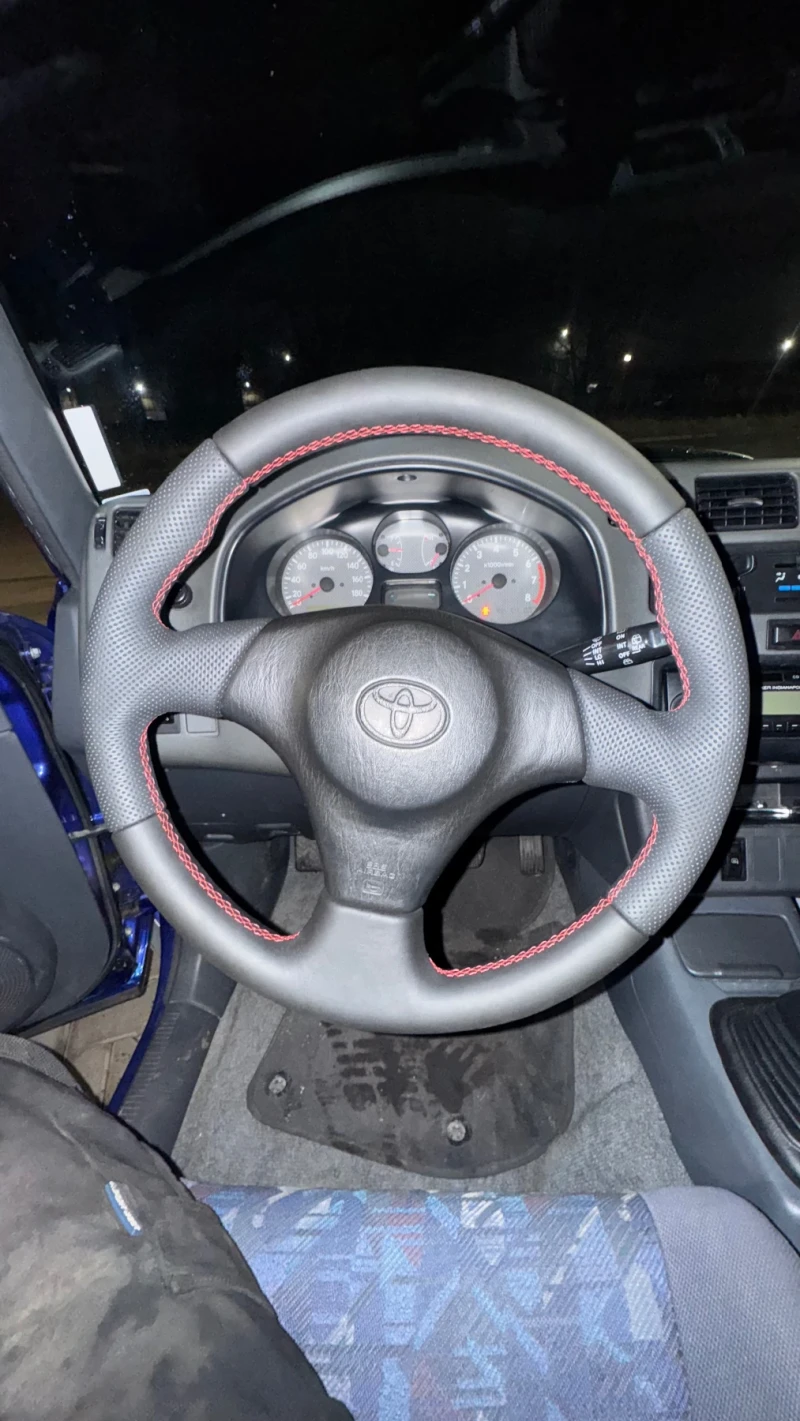 Toyota Rav4, снимка 6 - Автомобили и джипове - 48789645