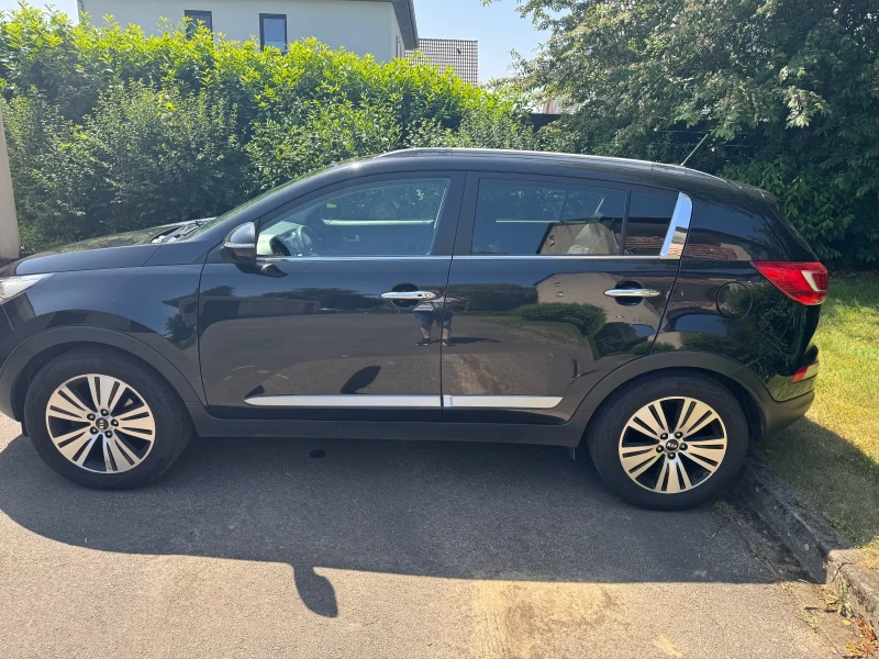 Kia Sportage, снимка 2 - Автомобили и джипове - 52253348