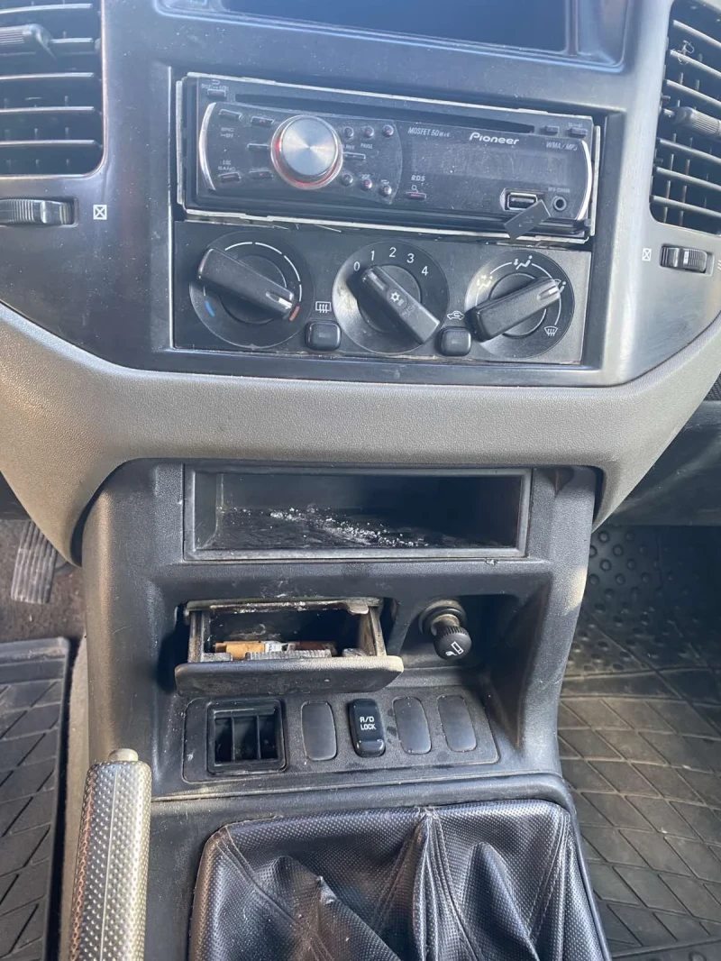 Mitsubishi Pajero, снимка 2 - Автомобили и джипове - 52336479