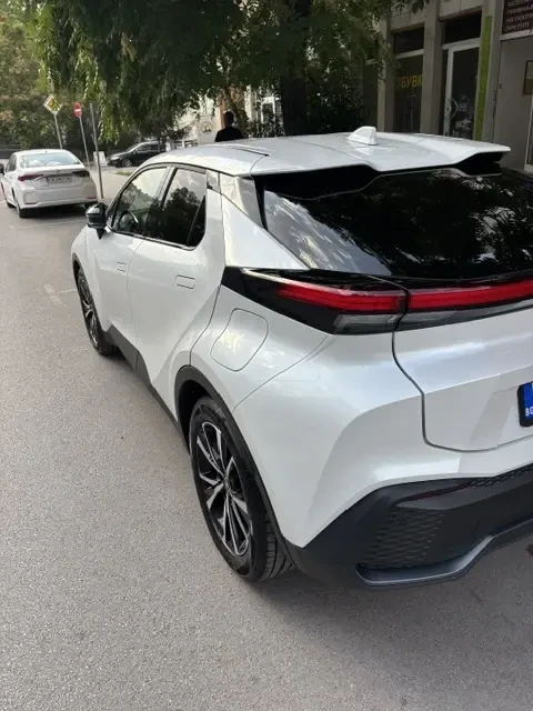 Toyota C-HR, снимка 3 - Автомобили и джипове - 55908269