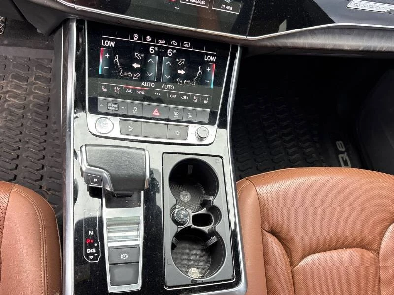 Audi Q8 * Progressiv * CARFAX * ОПЦИЯ ЗА ФИНАНСИРАНЕ, снимка 11 - Автомобили и джипове - 55950346