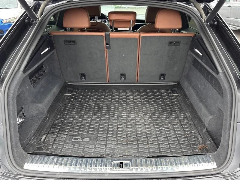 Audi Q8 * Progressiv * CARFAX * ОПЦИЯ ЗА ФИНАНСИРАНЕ, снимка 15 - Автомобили и джипове - 55950346