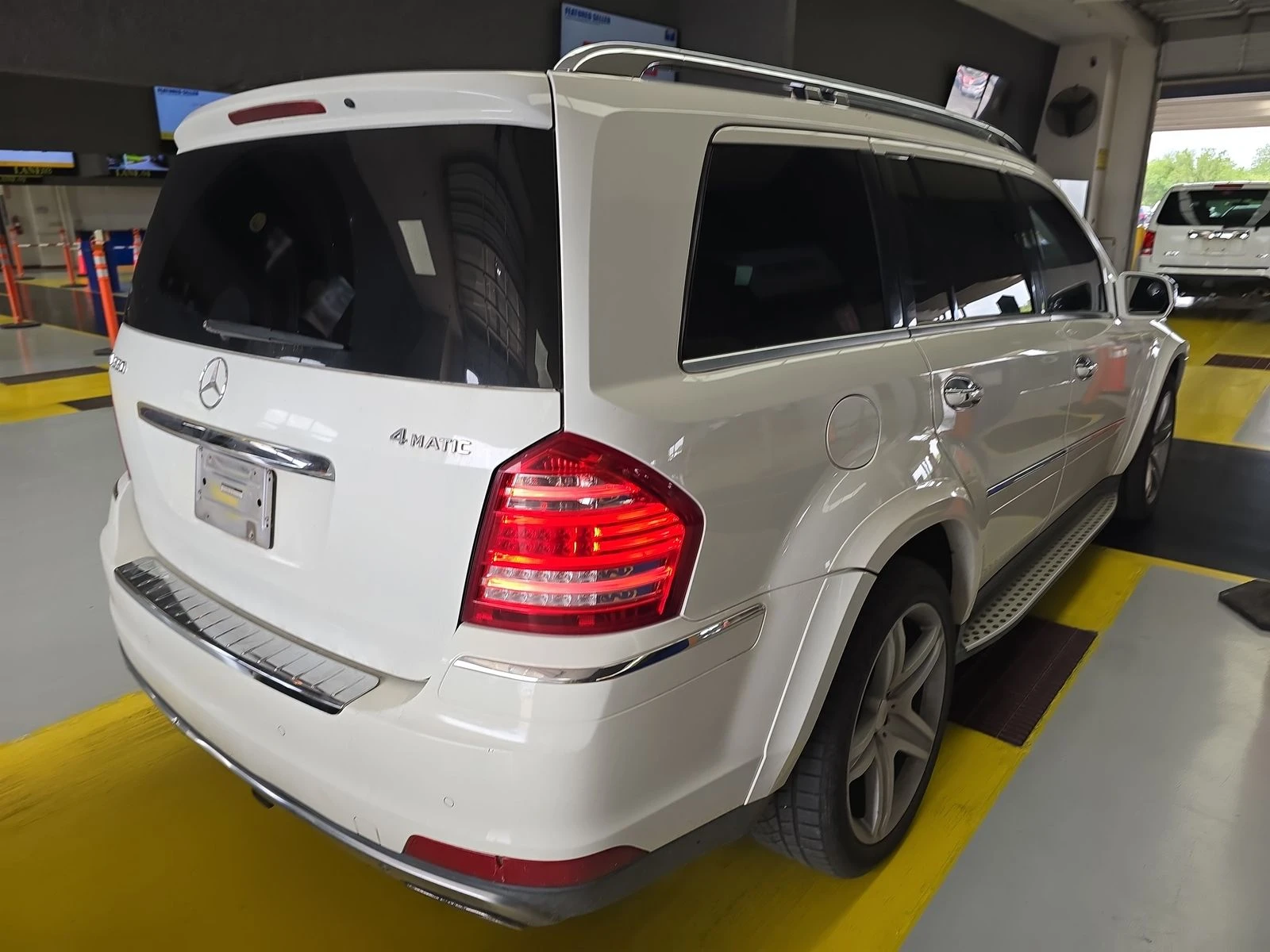 Mercedes-Benz GL 500 7МЕСТА* AMG* ОБДУХ* ПОДГРЕВ* КАМЕРА* HARMAN* KEYLE - изображение 6