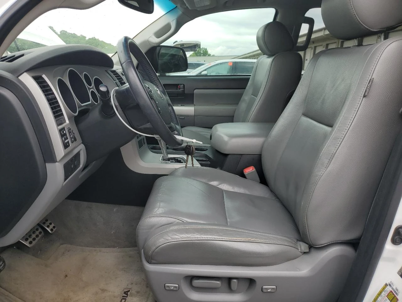 Toyota Sequoia SR5/4X4/ПЪЛНА СЕРВИЗНА ИСТОРИЯ - изображение 7