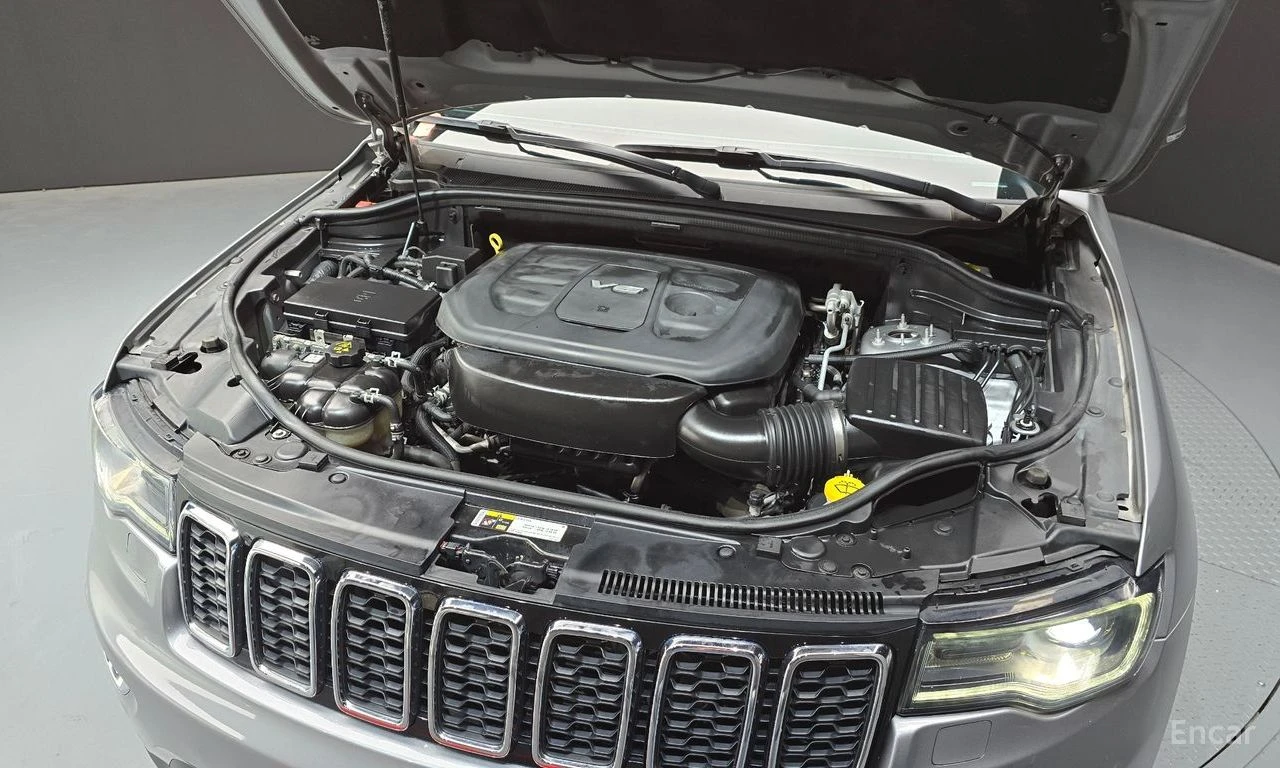 Jeep Grand cherokee 3.6* V6* 8ZF* ПОДГРЕВ* ОБДУХВАНЕ* КАМЕРА* МЪРТВА* , снимка 17 - Автомобили и джипове - 54730376
