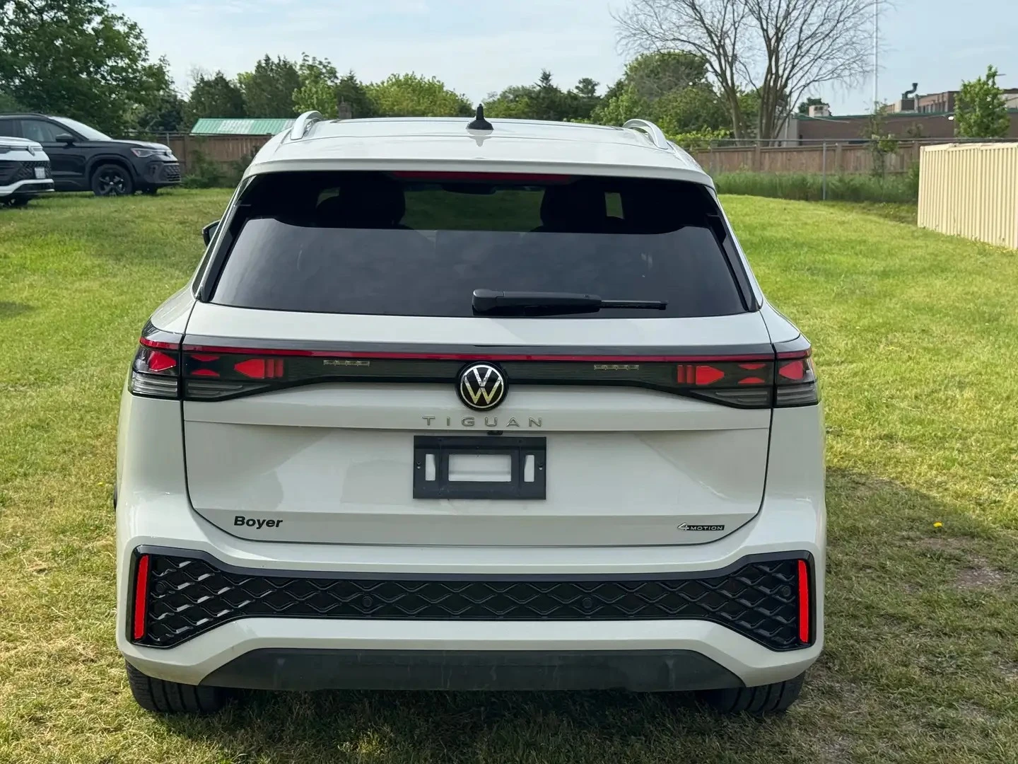 VW Tiguan R-LINE* HIGHLINE * AвтоКредит * (ЦЕНА ДО БГ), снимка 7 - Автомобили и джипове - 54895761
