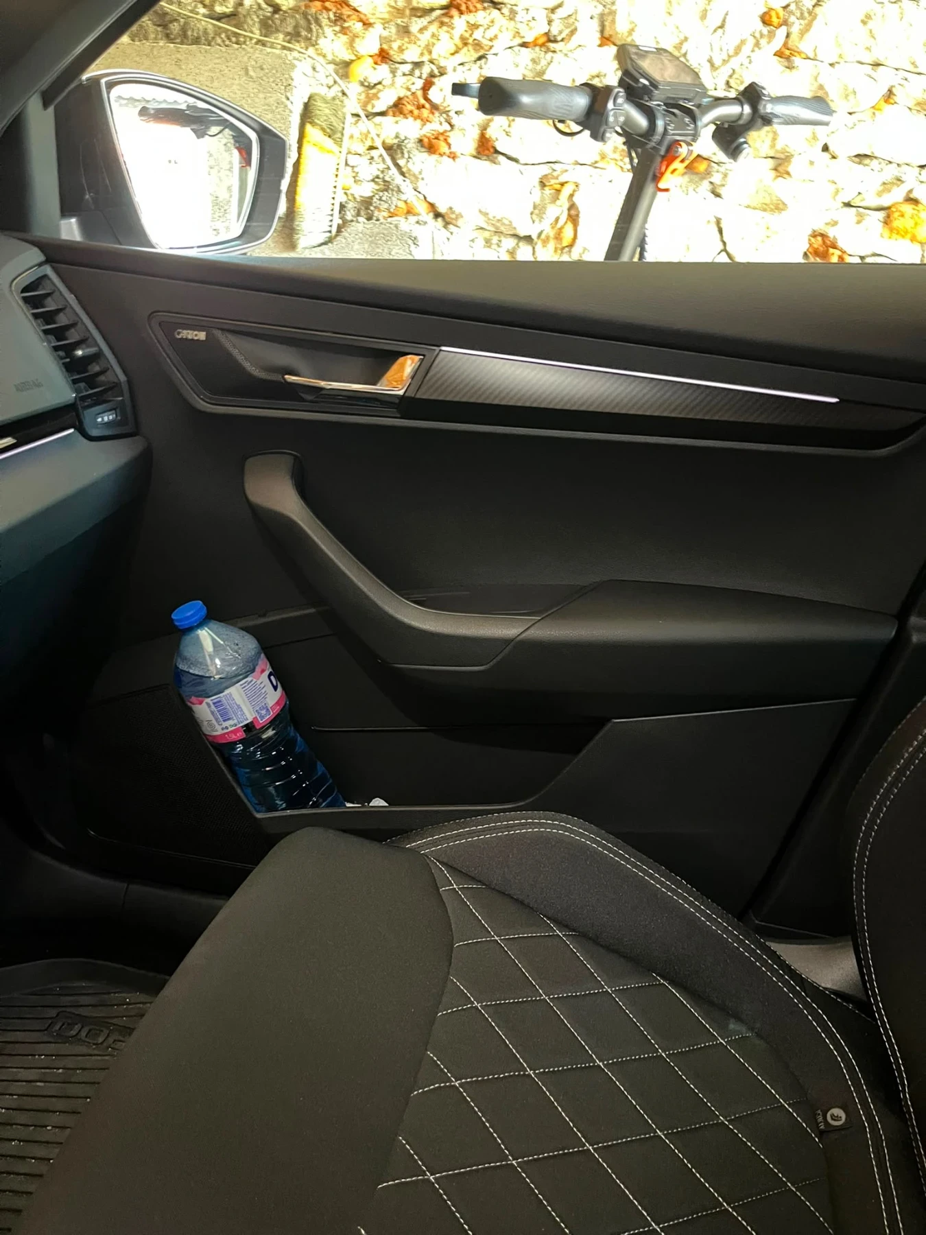Skoda Karoq, снимка 10 - Автомобили и джипове - 54910346