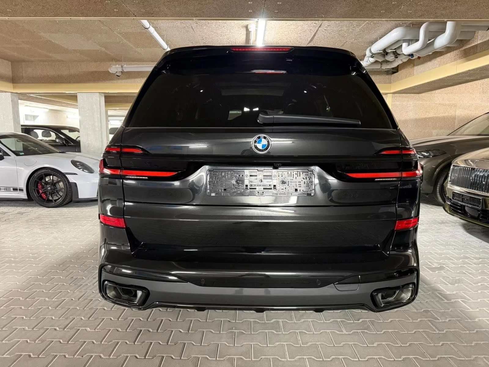 BMW X7 40 d M Sport Pro* Bowers* SkyLounge* Carbon, снимка 5 - Автомобили и джипове - 54997816