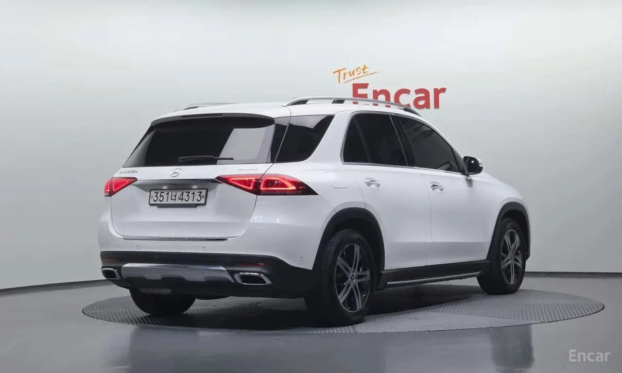 Mercedes-Benz GLE 300 d 4MATIC | АВТОФИНАНСИРАНЕ, снимка 2 - Автомобили и джипове - 55618651
