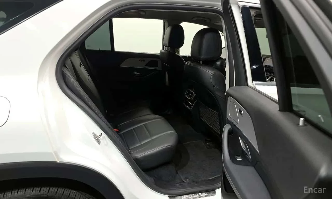 Mercedes-Benz GLE 300 d 4MATIC | АВТОФИНАНСИРАНЕ, снимка 12 - Автомобили и джипове - 55618651