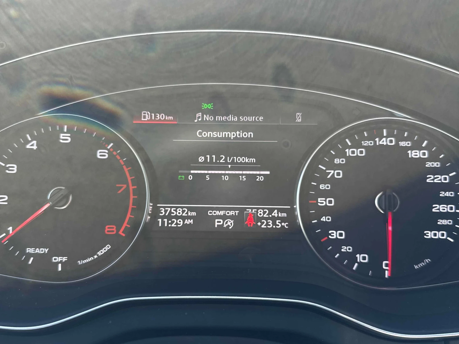 Audi Q5 * Komfort * CARFAX * ОПЦИЯ ЗА ФИНАНСИРАНЕ , снимка 17 - Автомобили и джипове - 56025186