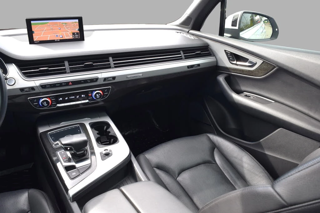 Audi Q7 3.0T* MATRIX* S* LINE* ОБДУХВАНЕ* 360КАМЕРА* LANE*, снимка 10 - Автомобили и джипове - 56208579