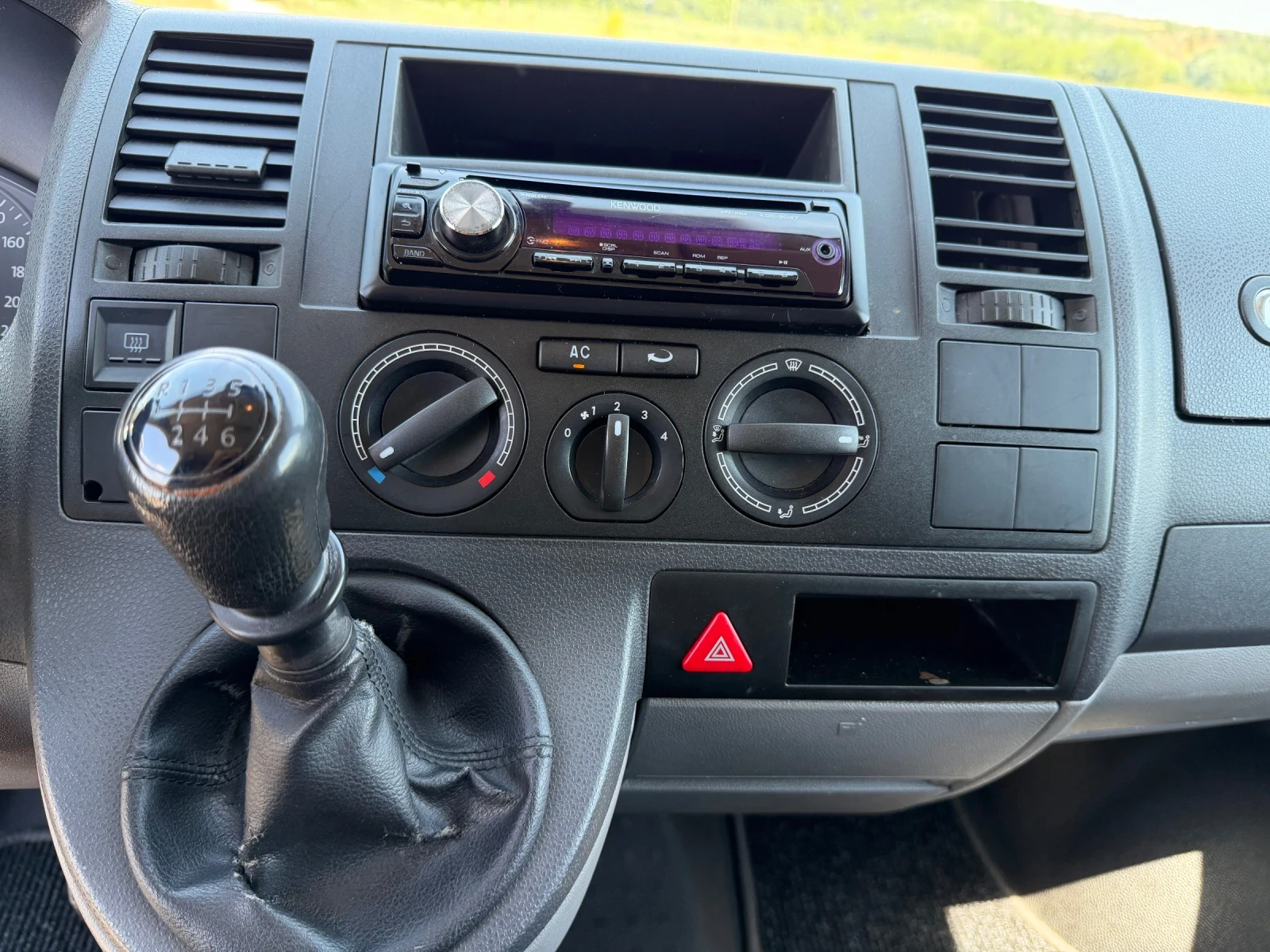 VW Transporter 2.5 131к.с, снимка 13 - Бусове и автобуси - 55206183
